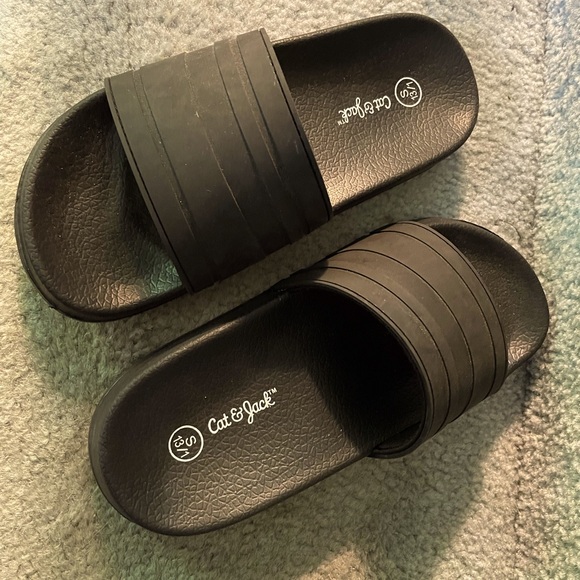 Kids Cat & Jack Sz S (13/1) Black Slide Shoes for Summer NWOT - Picture 1 of 4